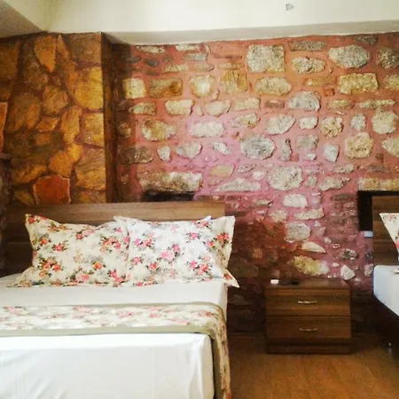Otel Odunluk Tas